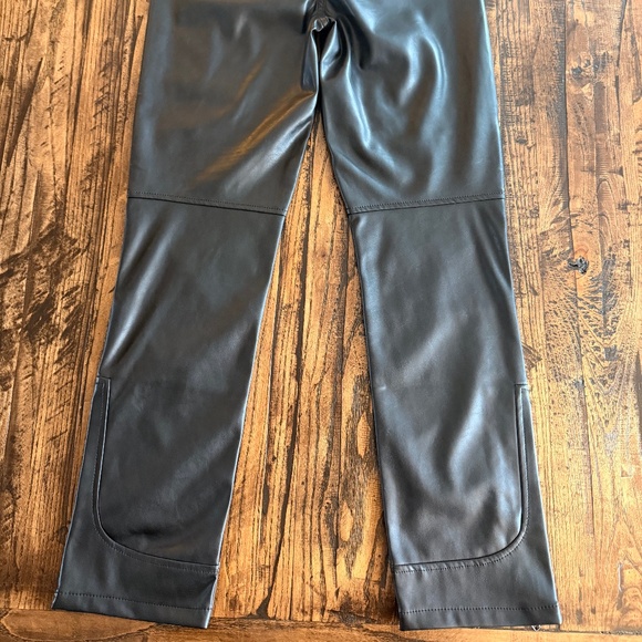 GAP Mid Rise Vegan Leather Moto Vintage Slim Pants - Size 4 Regular - Picture 2 of 3
